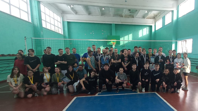 Турнир по волейболу памяти учителя физической культуры Румянцева Юрия Николаевича.